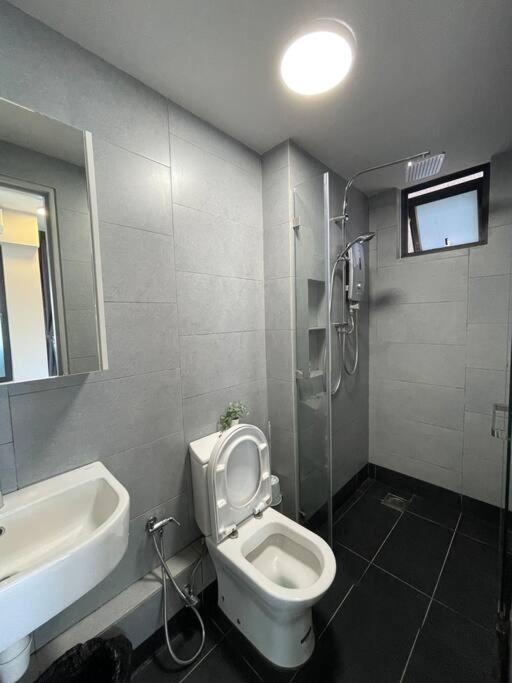 2Bedroom Jesselton Quay Sea & Mountain View4-5pax photo 3