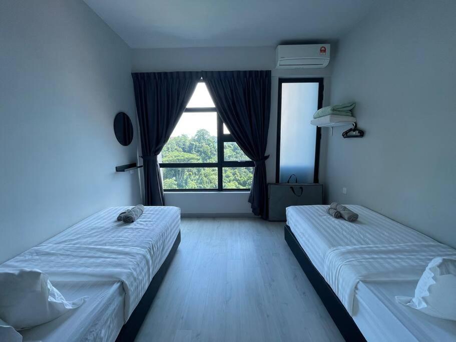 2Bedroom Jesselton Quay Sea & Mountain View4-5pax photo 4