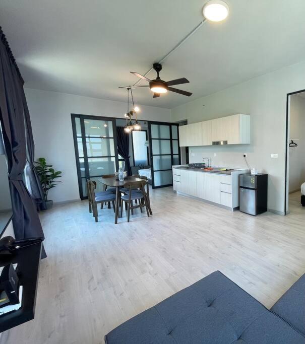 2Bedroom Jesselton Quay Sea & Mountain View4-5pax photo 6
