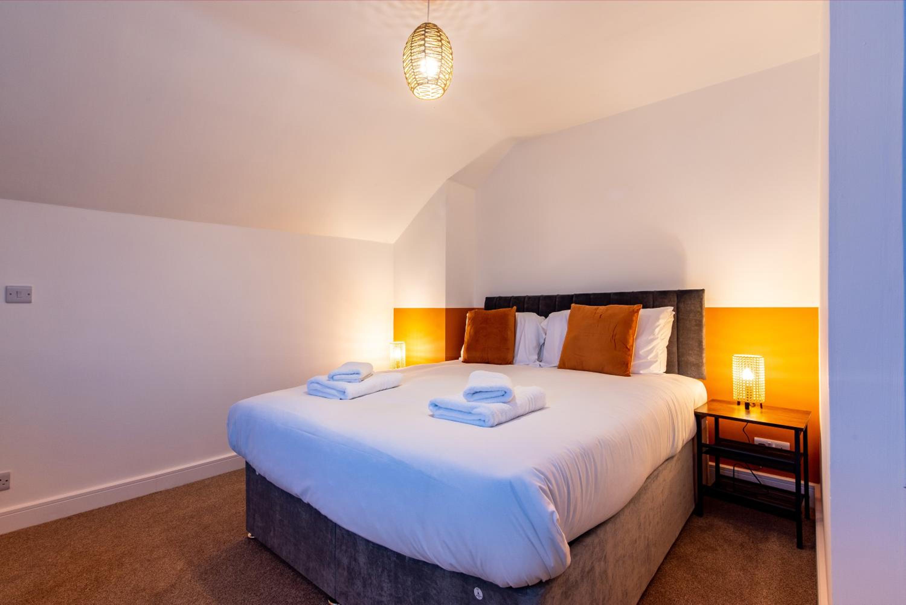 Newark Apartments: Ideal for Contractors with Parking view 5
