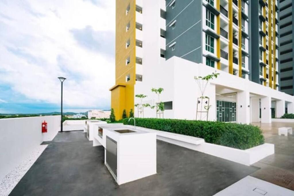 Metropol Serviced Apartment 3BR Pool VIEW photo 4