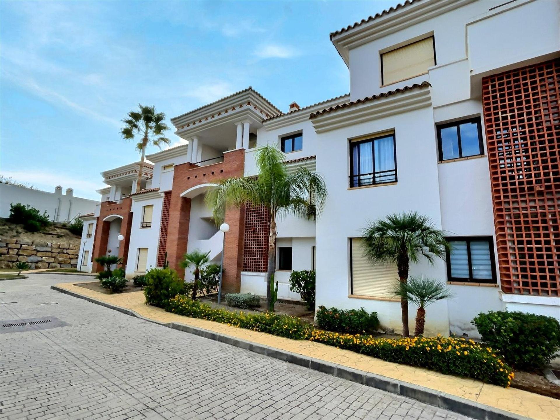 Spectacular 3 Bedroom Penthouse Apartment photo 4