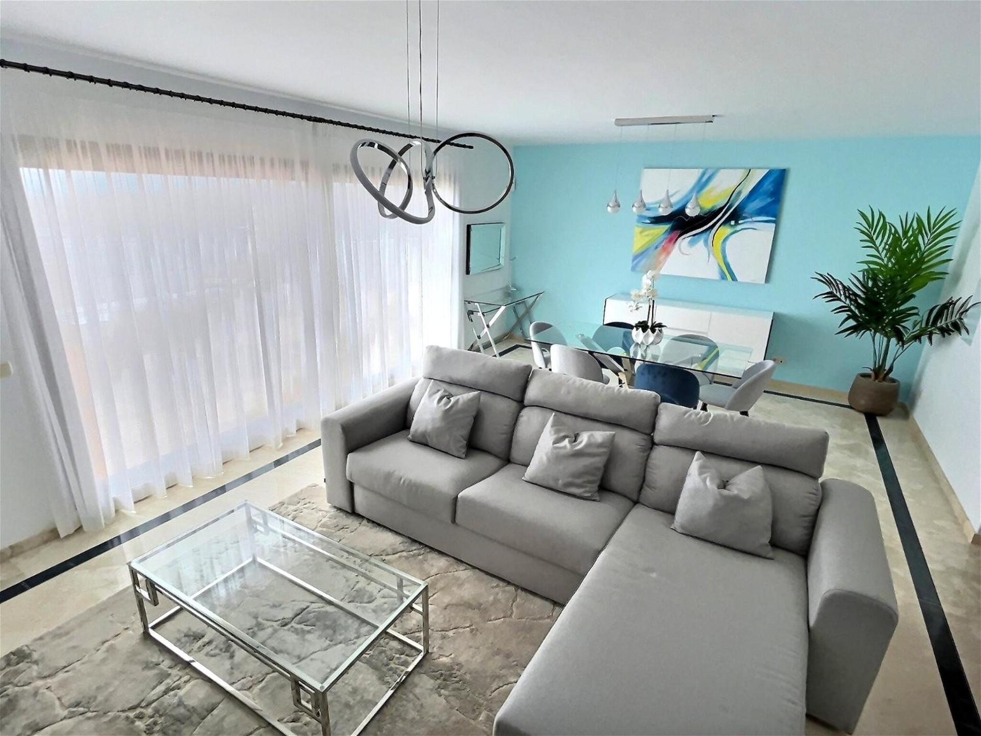 Spectacular 3 Bedroom Penthouse Apartment