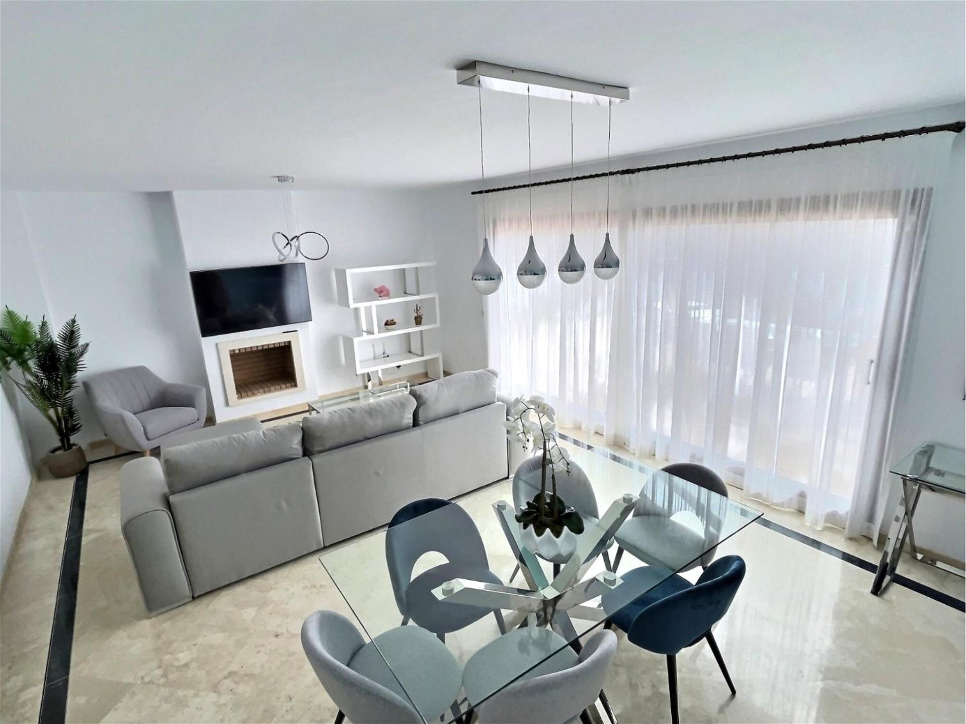 Spectacular 3 Bedroom Penthouse Apartment
