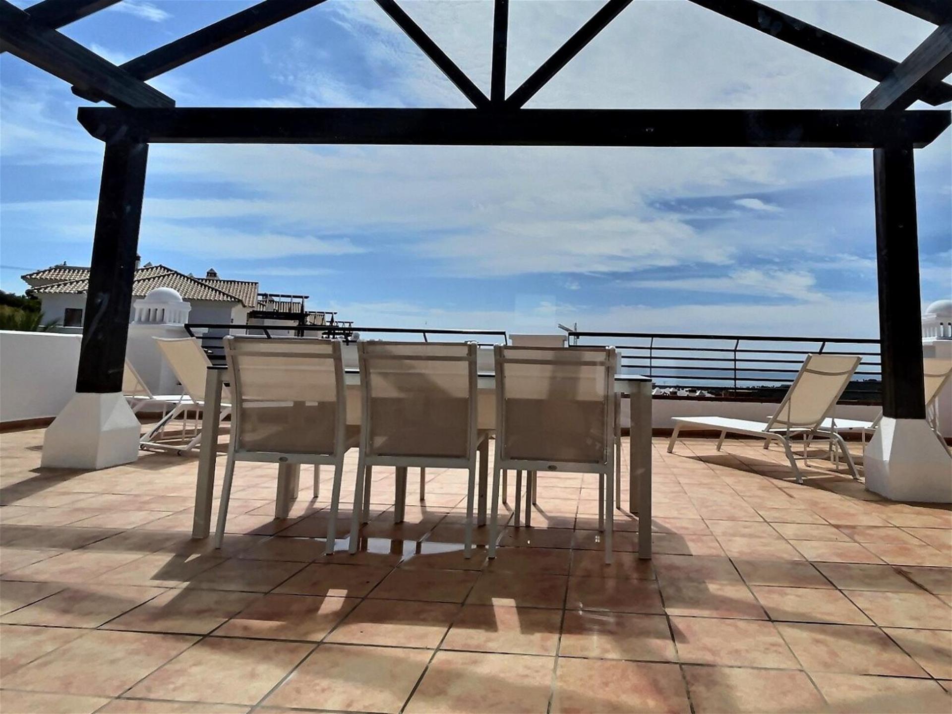 Spectacular 3 Bedroom Penthouse Apartment