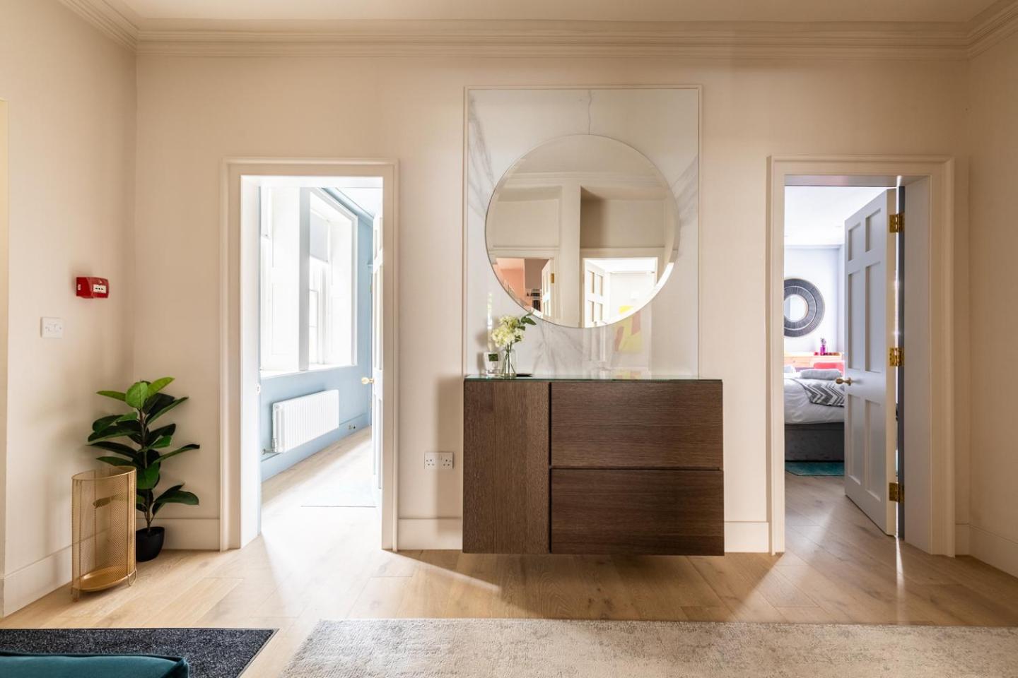 Russell House Suites