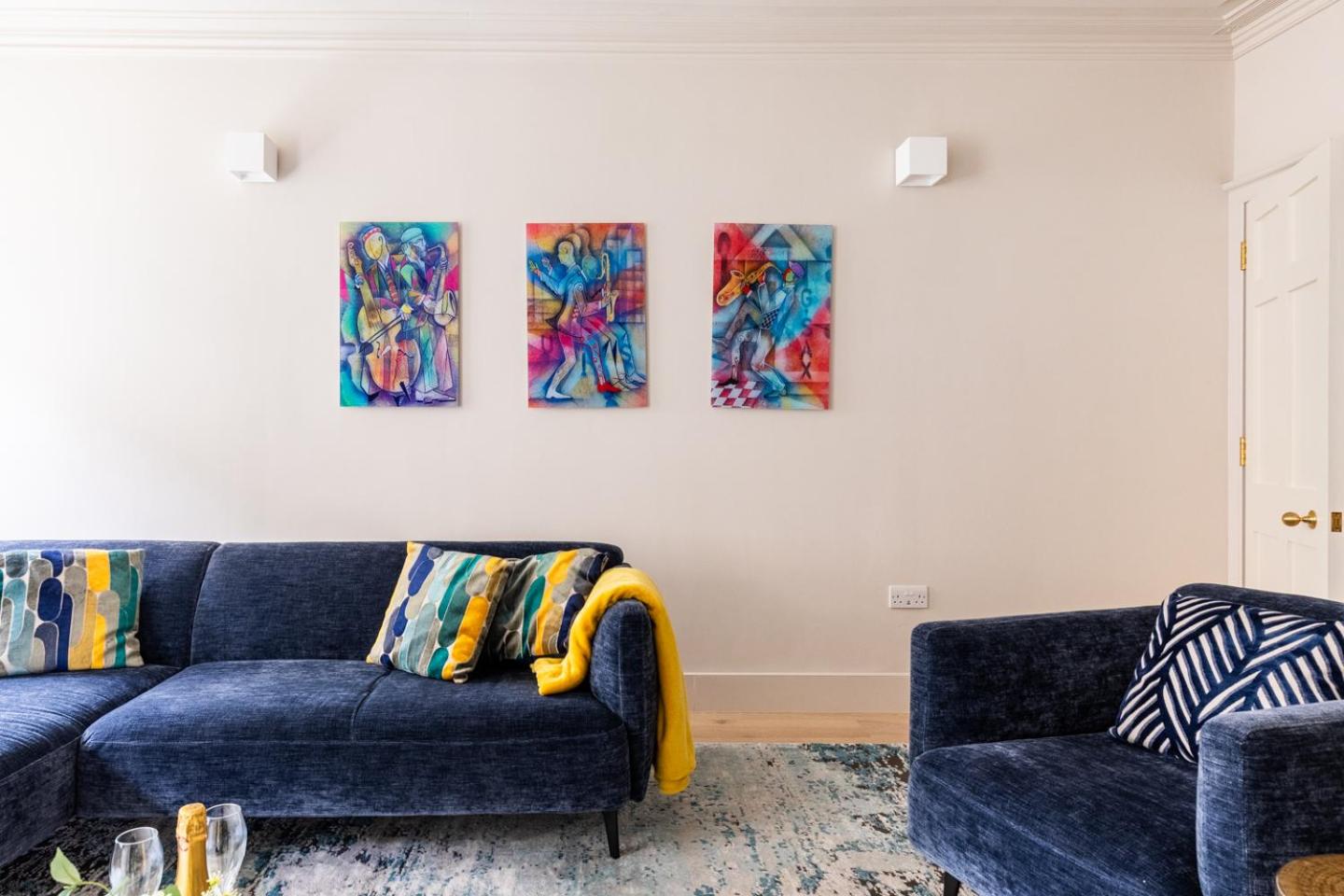 Russell House Suites