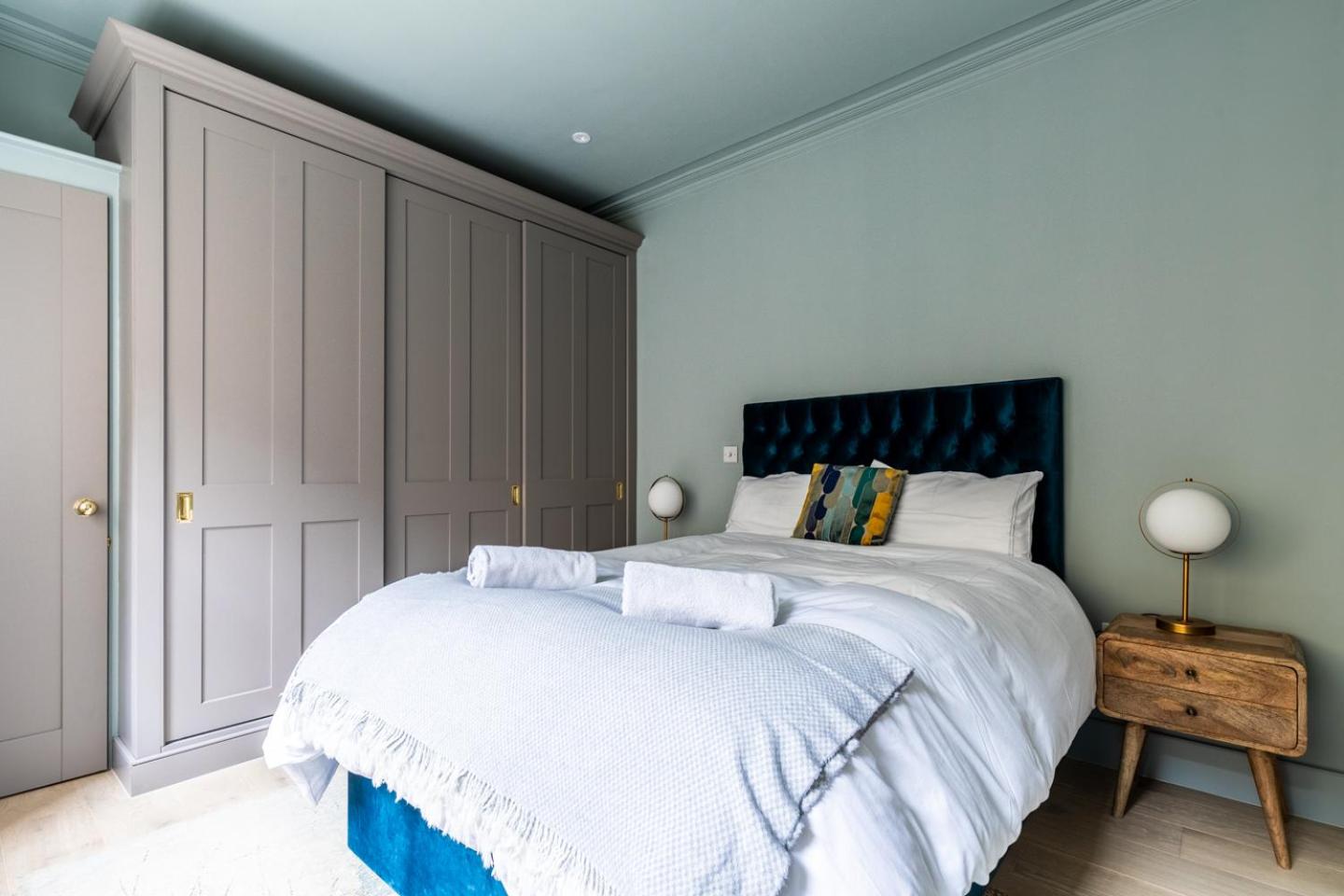 Russell House Suites