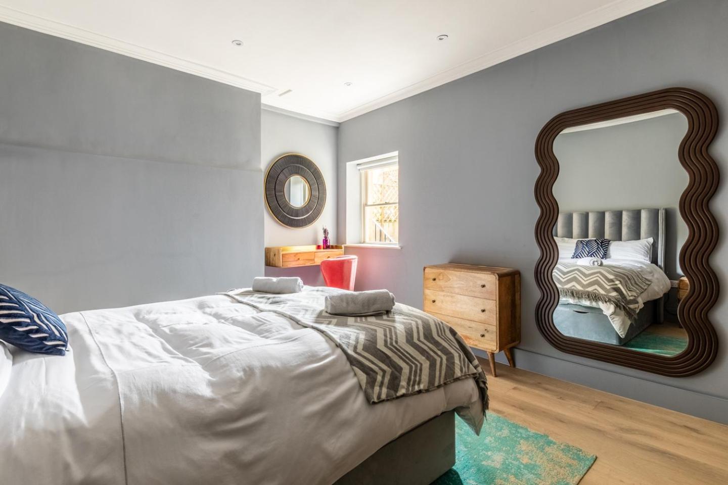 Russell House Suites