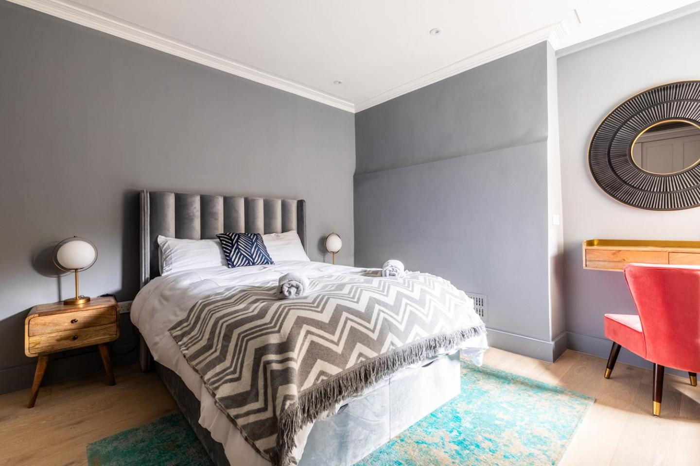 Russell House Suites