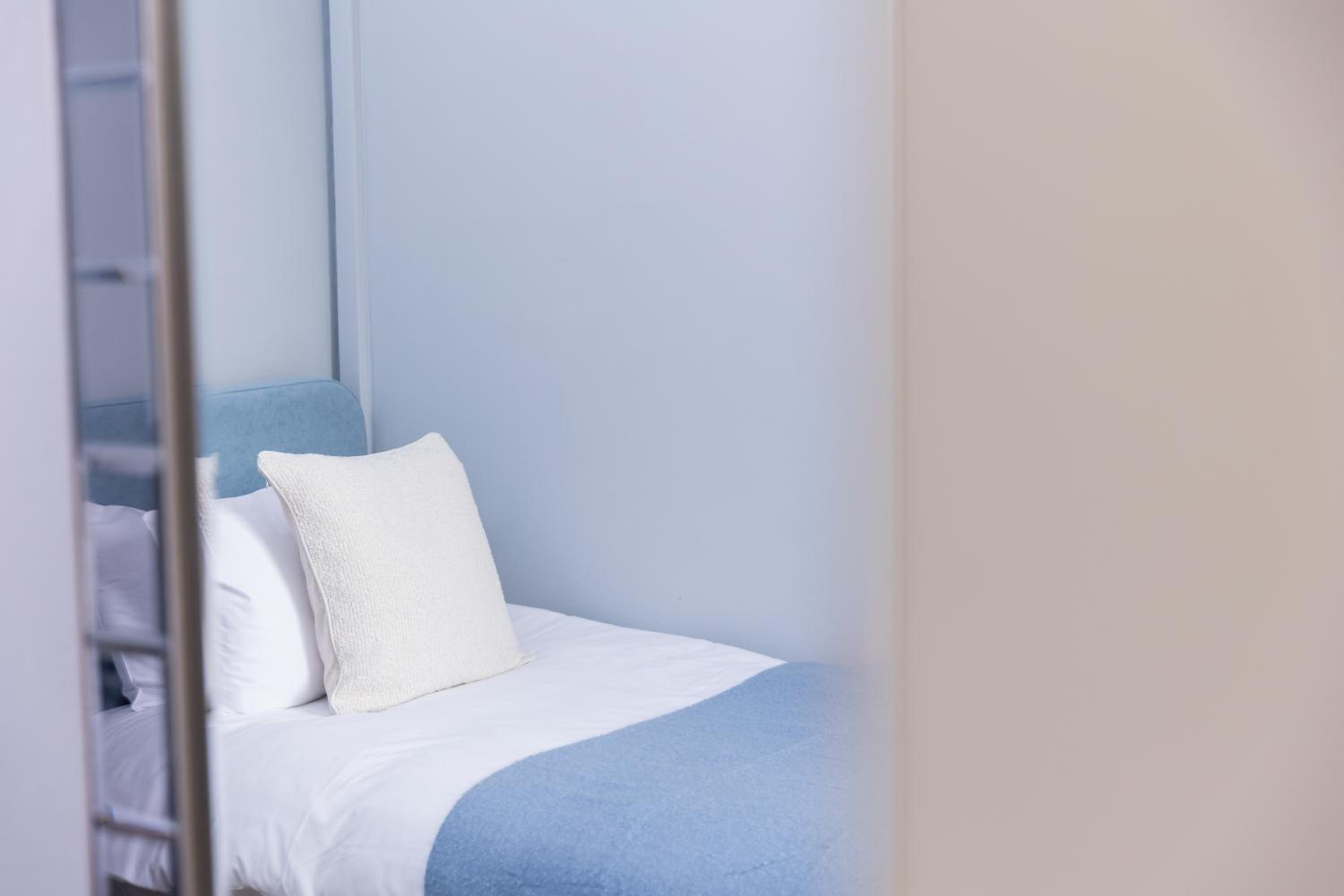 16 Lansdown Flat 3 - By Luxury Apartments