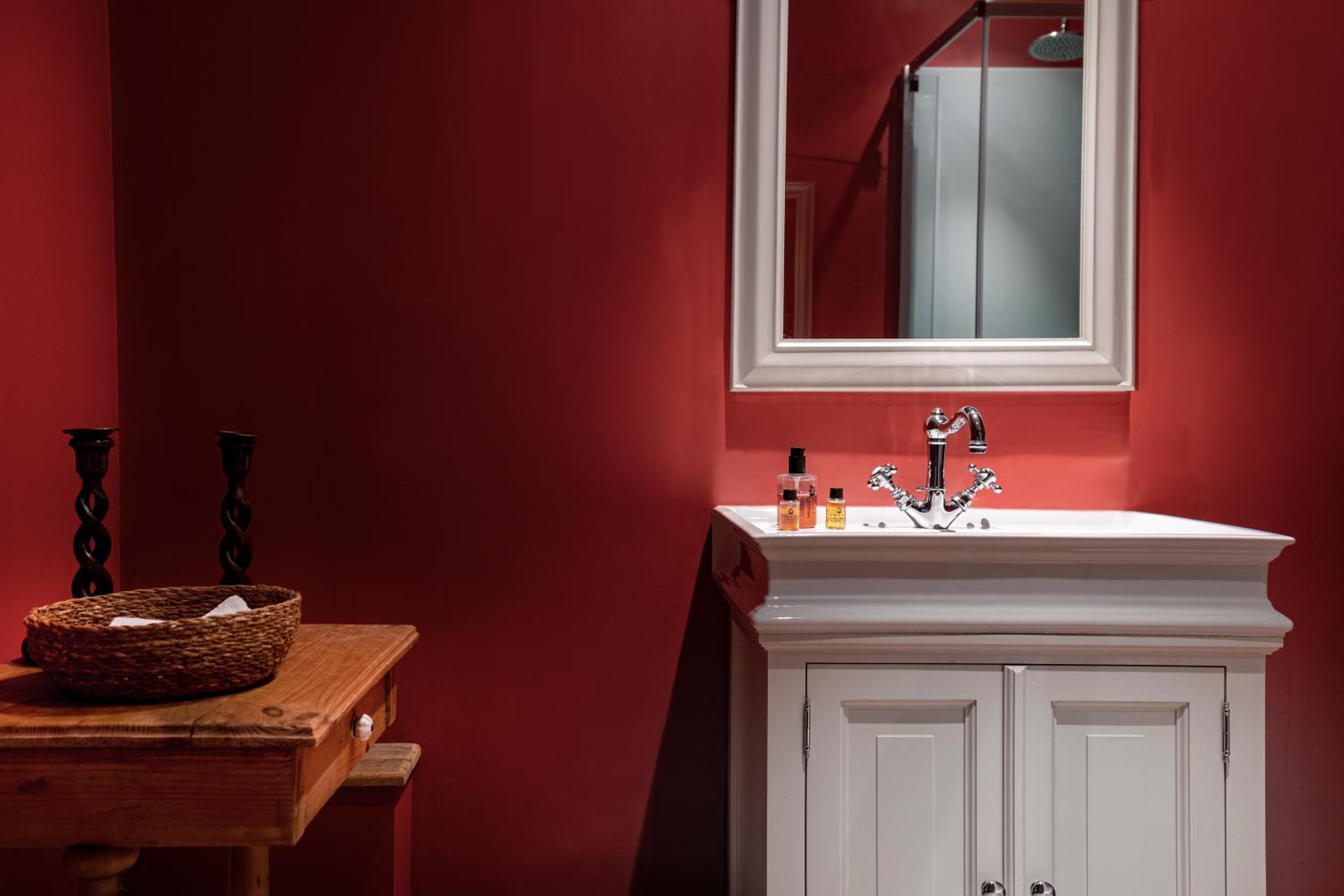 The Bank 1869 - Unique guestrooms in the historic center of Bruges