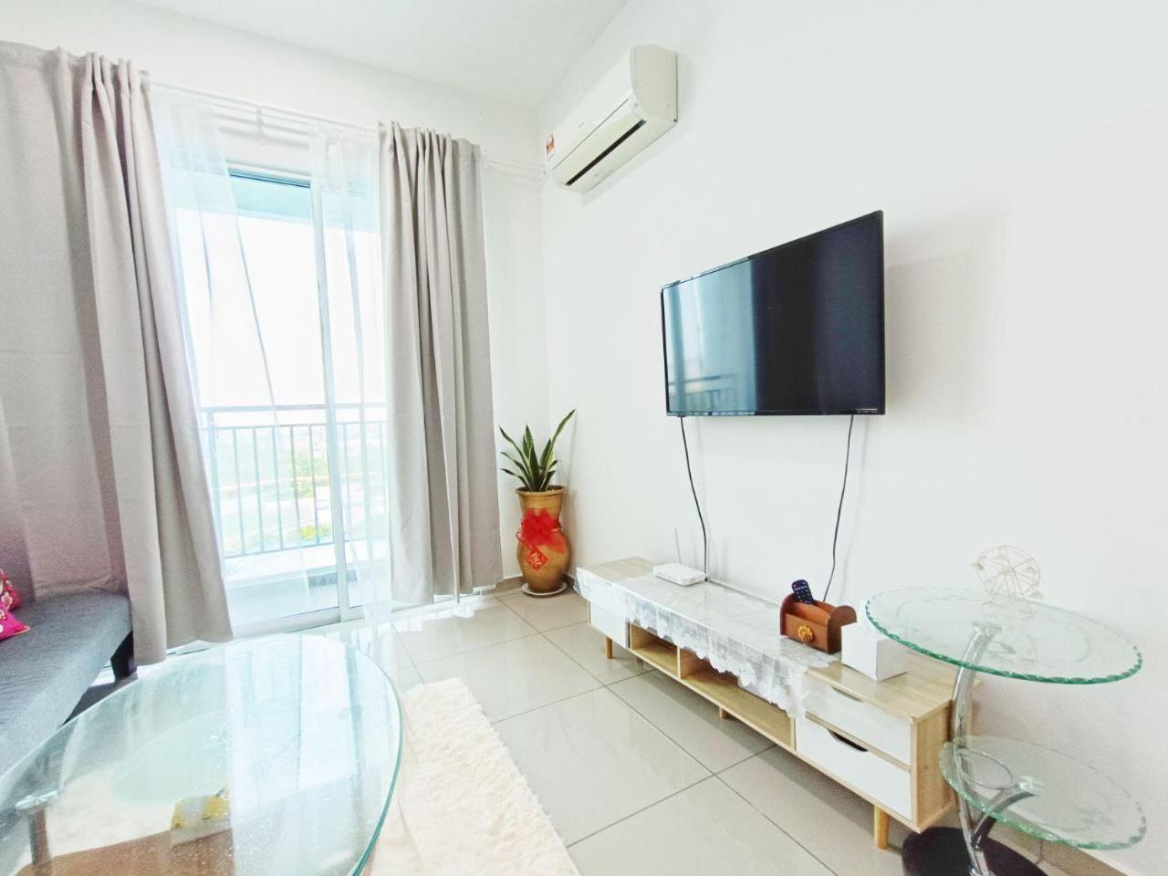 Metropol Serviced Apartment 3BR Pool VIEW photo 2
