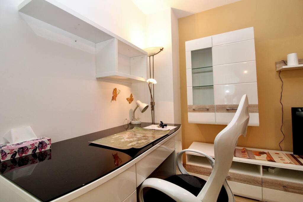 Cozy Apartment FREE parking