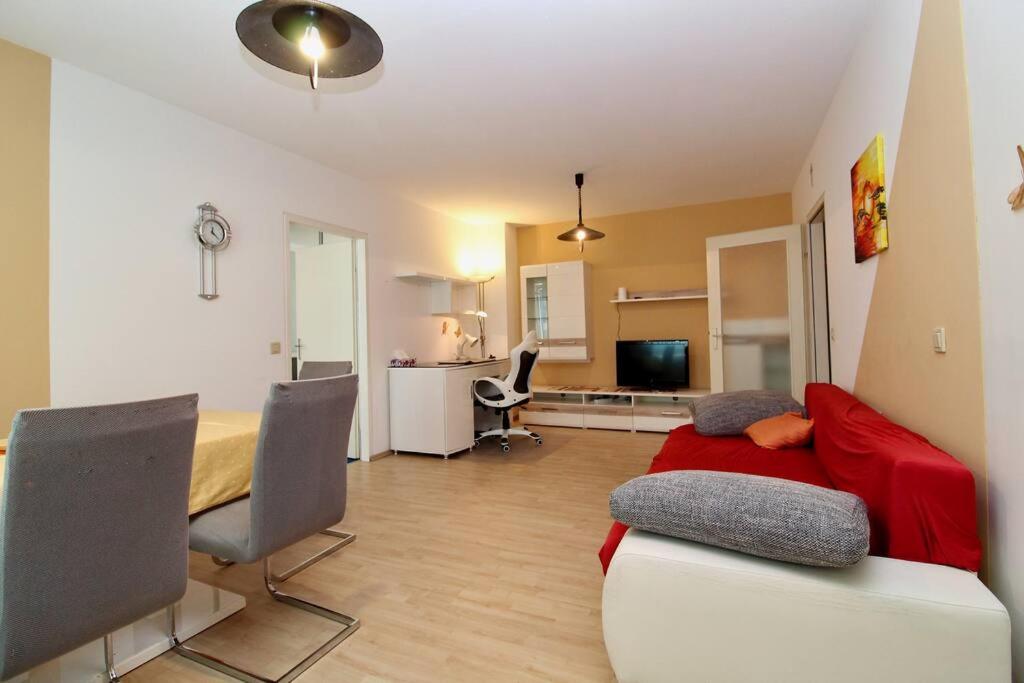 Cozy Apartment FREE parking
