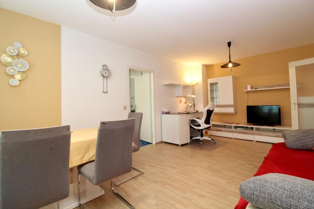 Cozy Apartment FREE parking