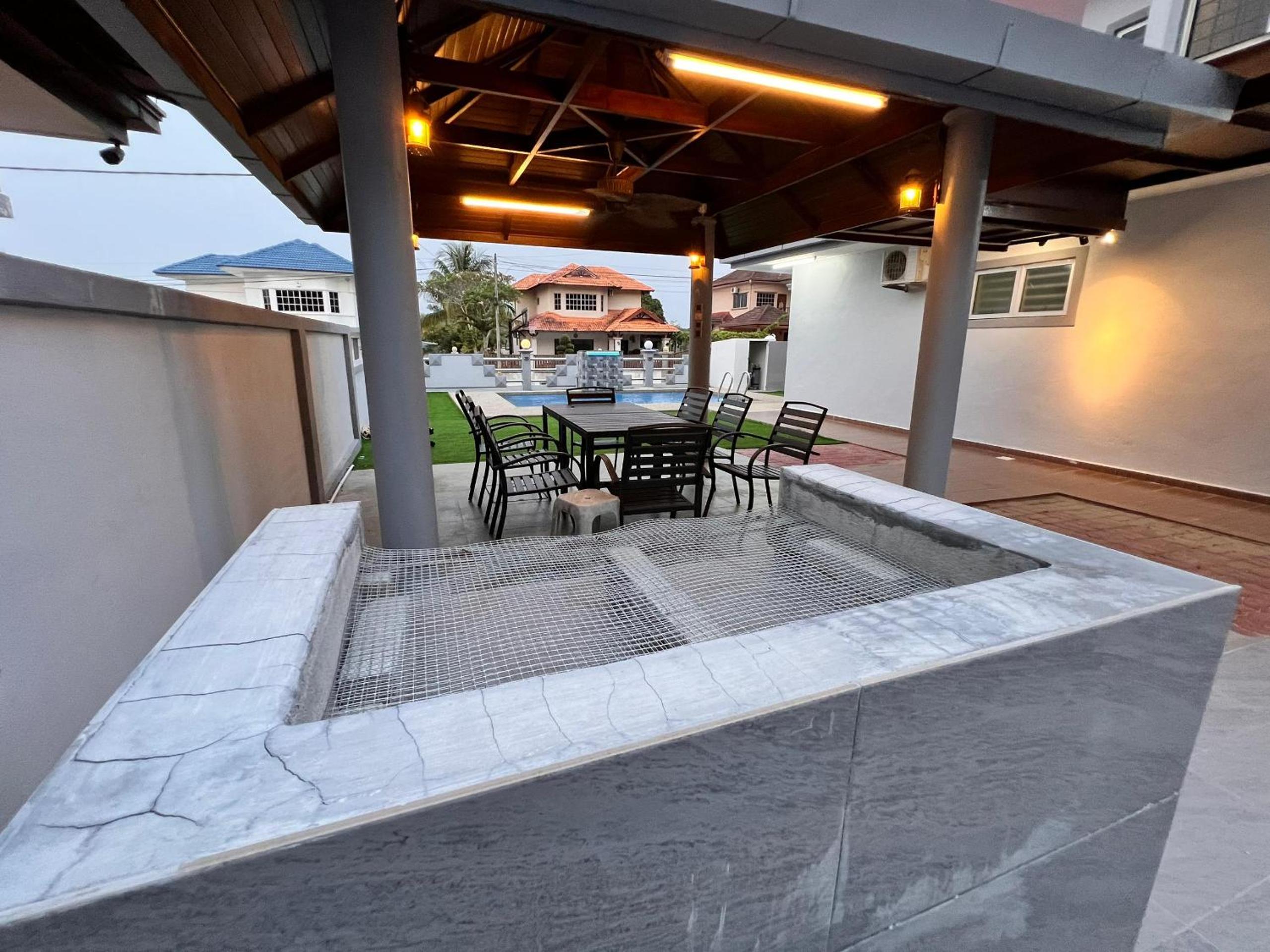 Bearbrick homestay with pool photo 6