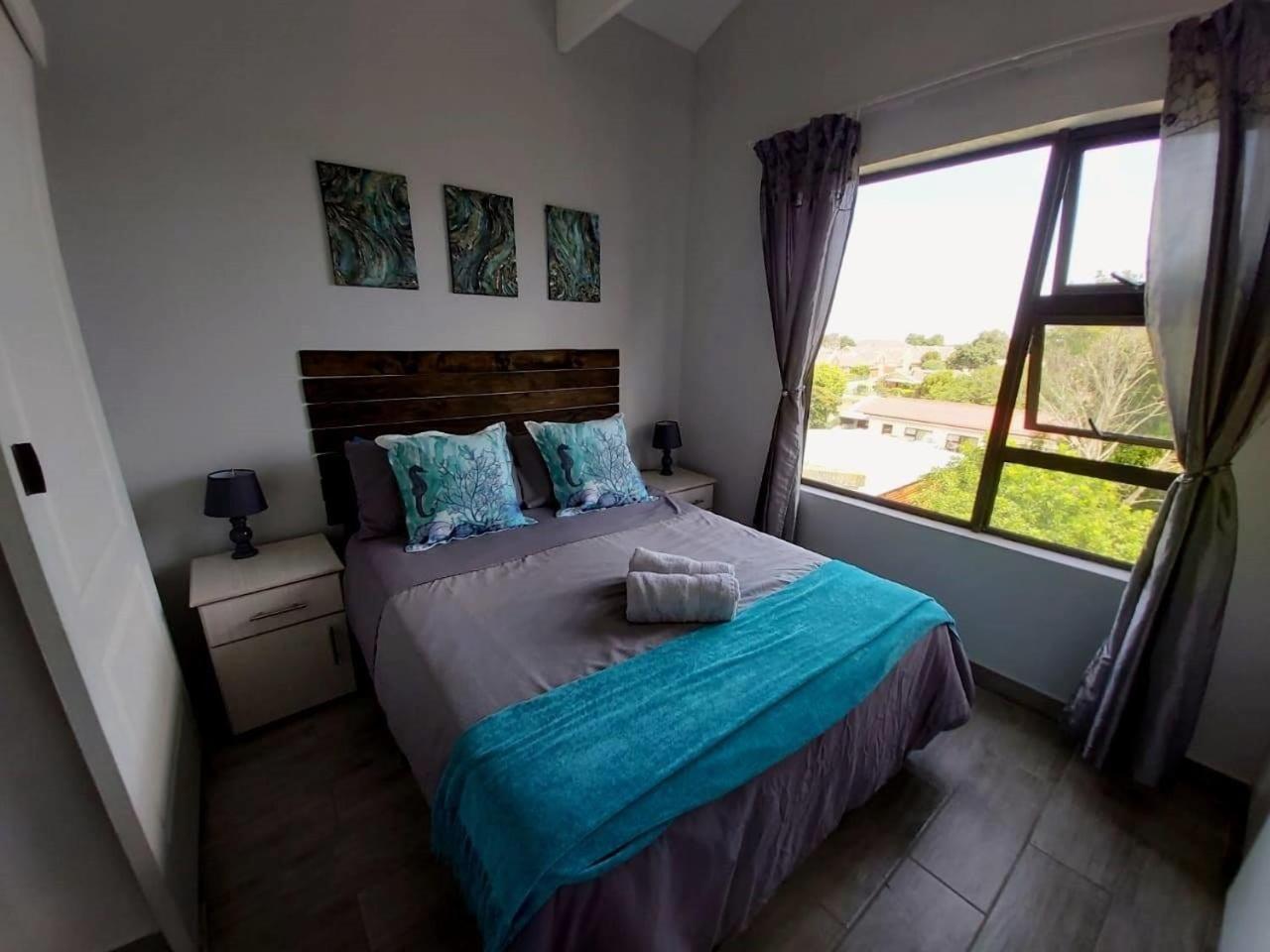 The Lion's Den view 4