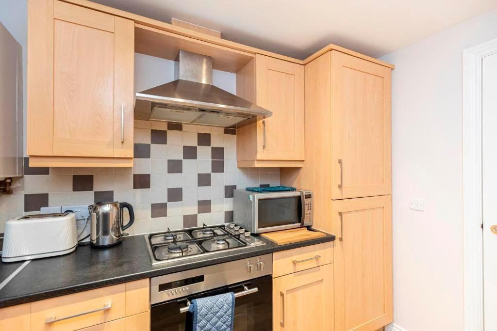 REEFSIDE by BOURNECOAST - A Delightful Holiday Apartment Just A Brief Walk to the Sandy Beaches - FM3070 view 4