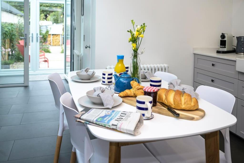 Pilots Lodge by Deal Castle with free parking