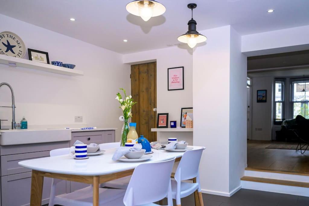Pilots Lodge by Deal Castle with free parking