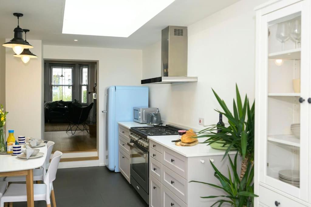 Pilots Lodge by Deal Castle with free parking