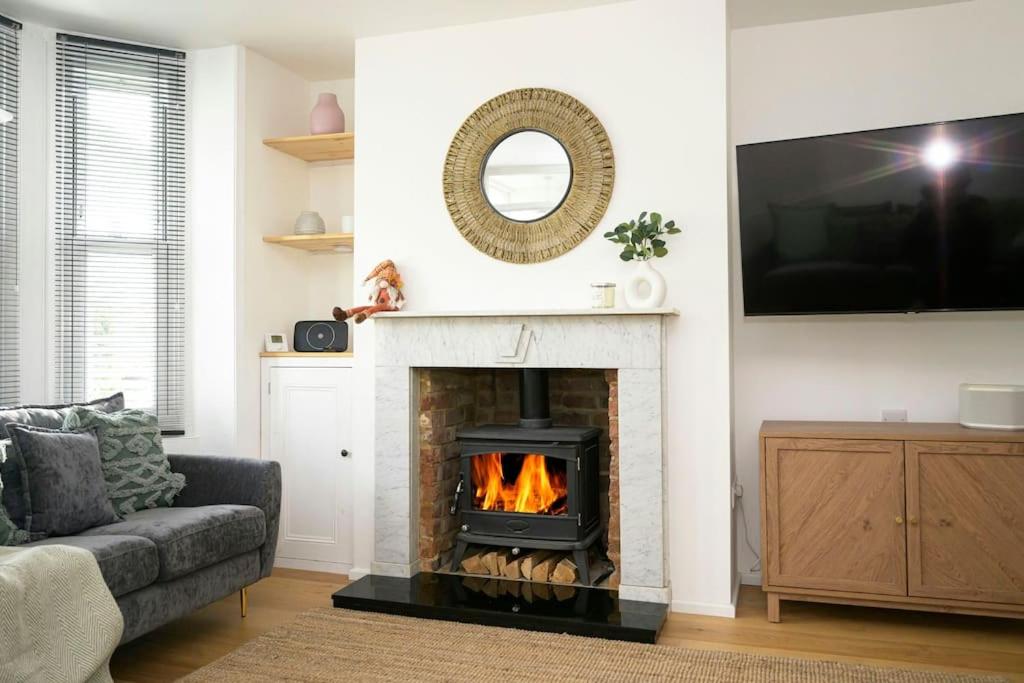 Pilots Lodge by Deal Castle with free parking