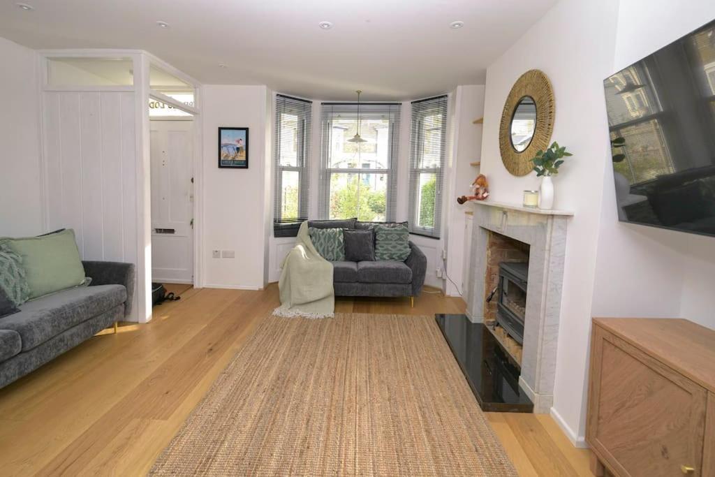 Pilots Lodge by Deal Castle with free parking