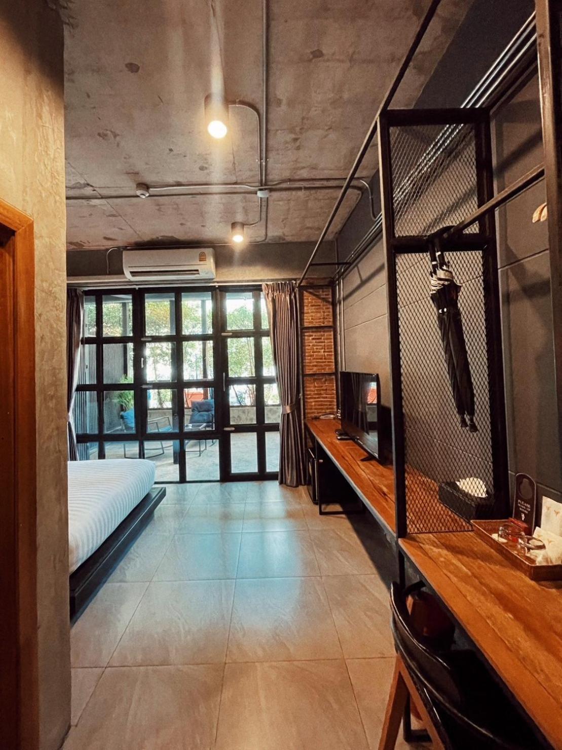 Yotaka The Hostel