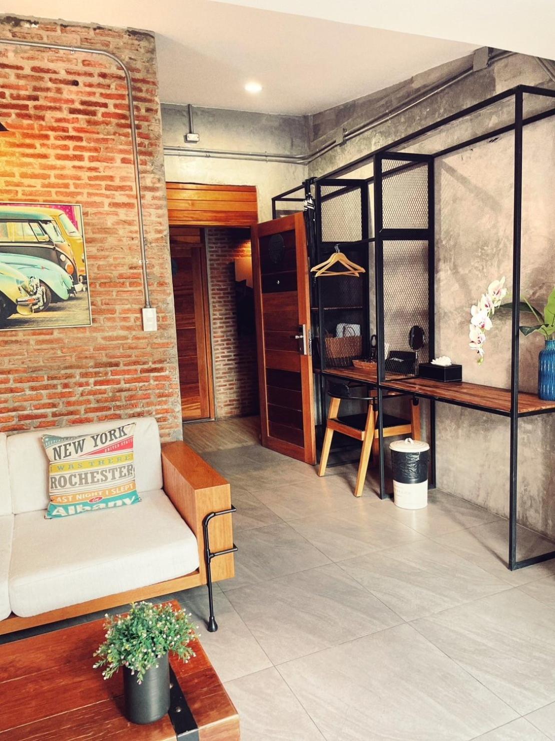 Yotaka The Hostel