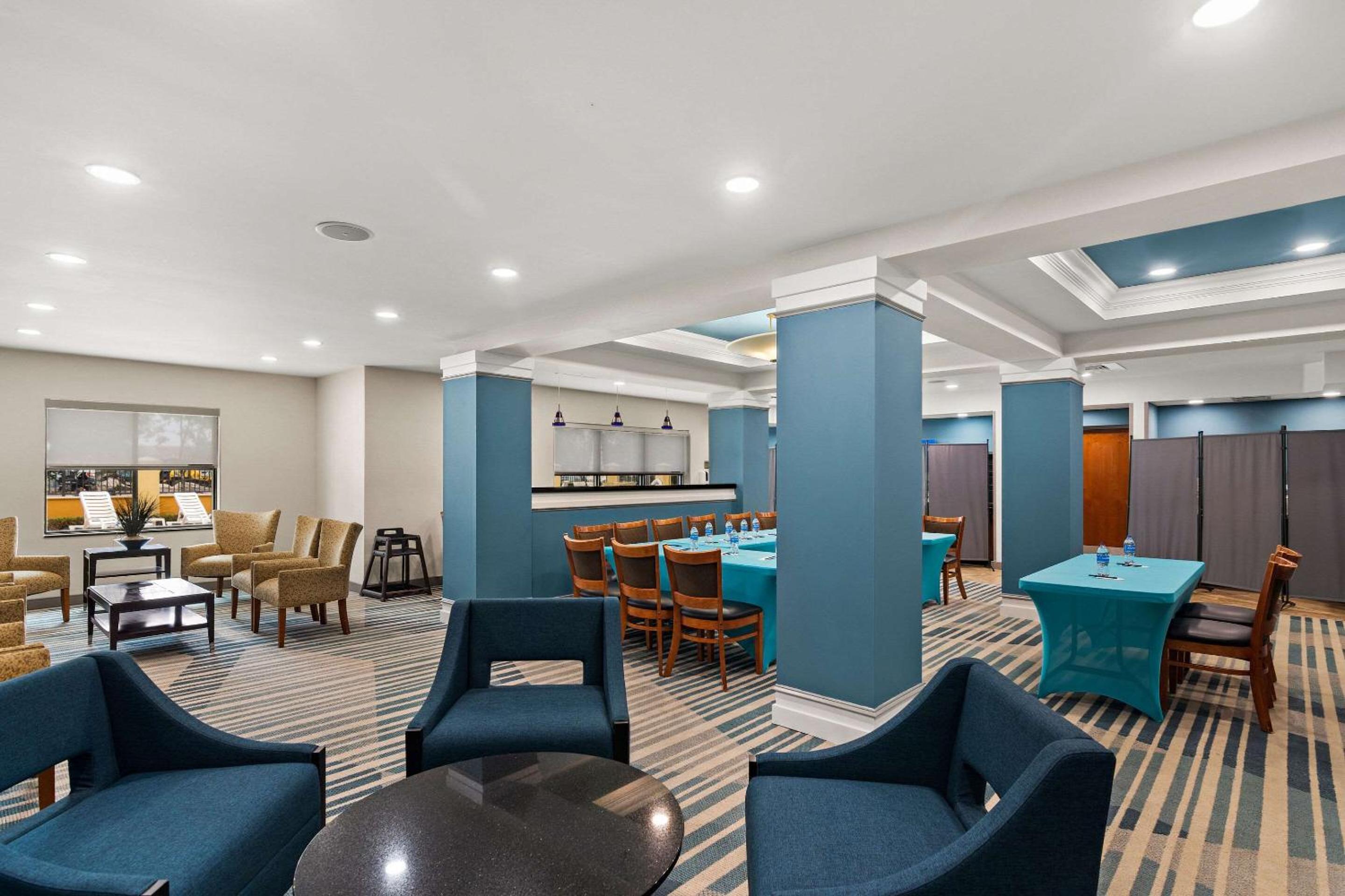 Vero Beach Vacations - Comfort Suites Vero Beach I-95 - Property Image 3