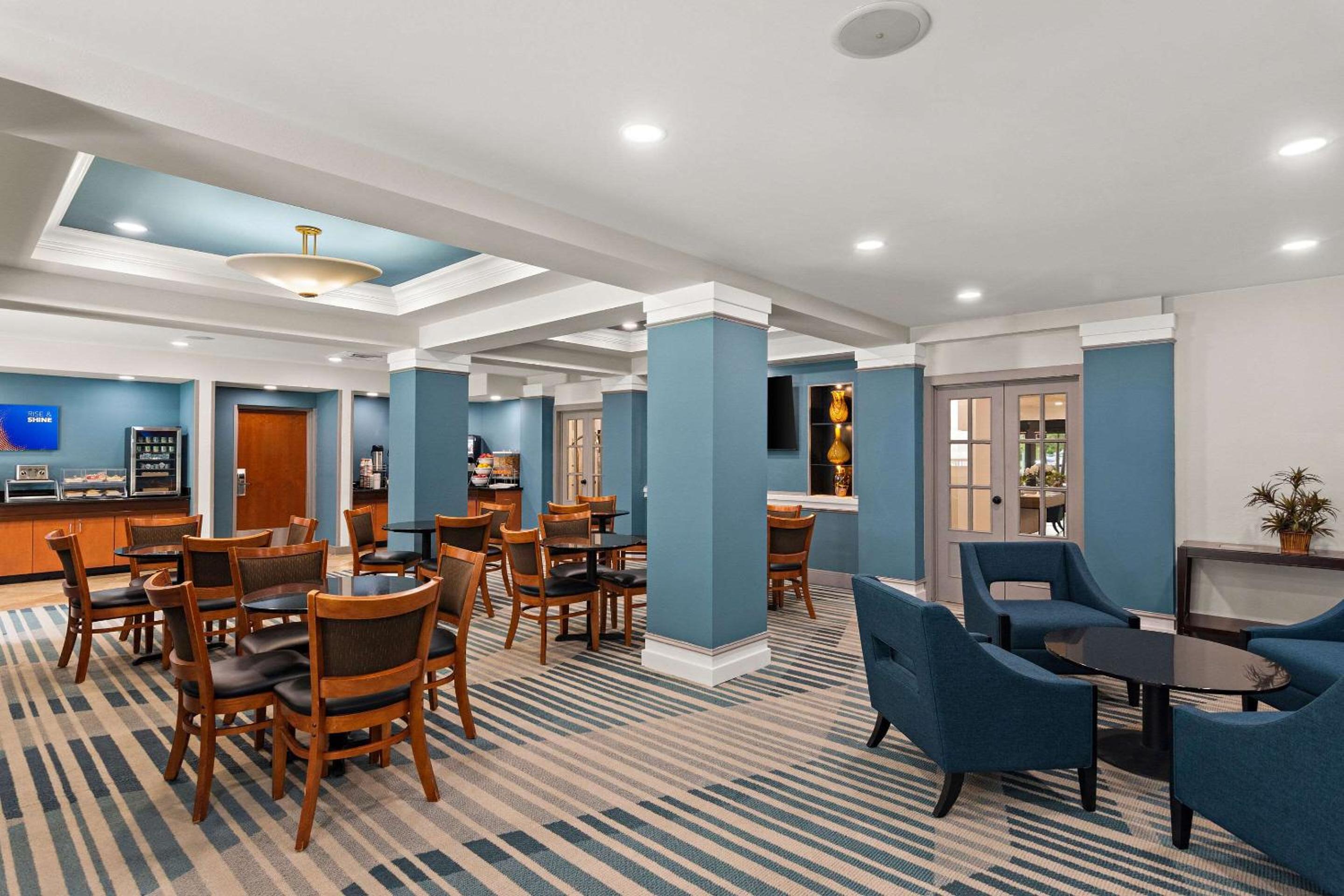 Vero Beach Vacations - Comfort Suites Vero Beach I-95 - Property Image 4