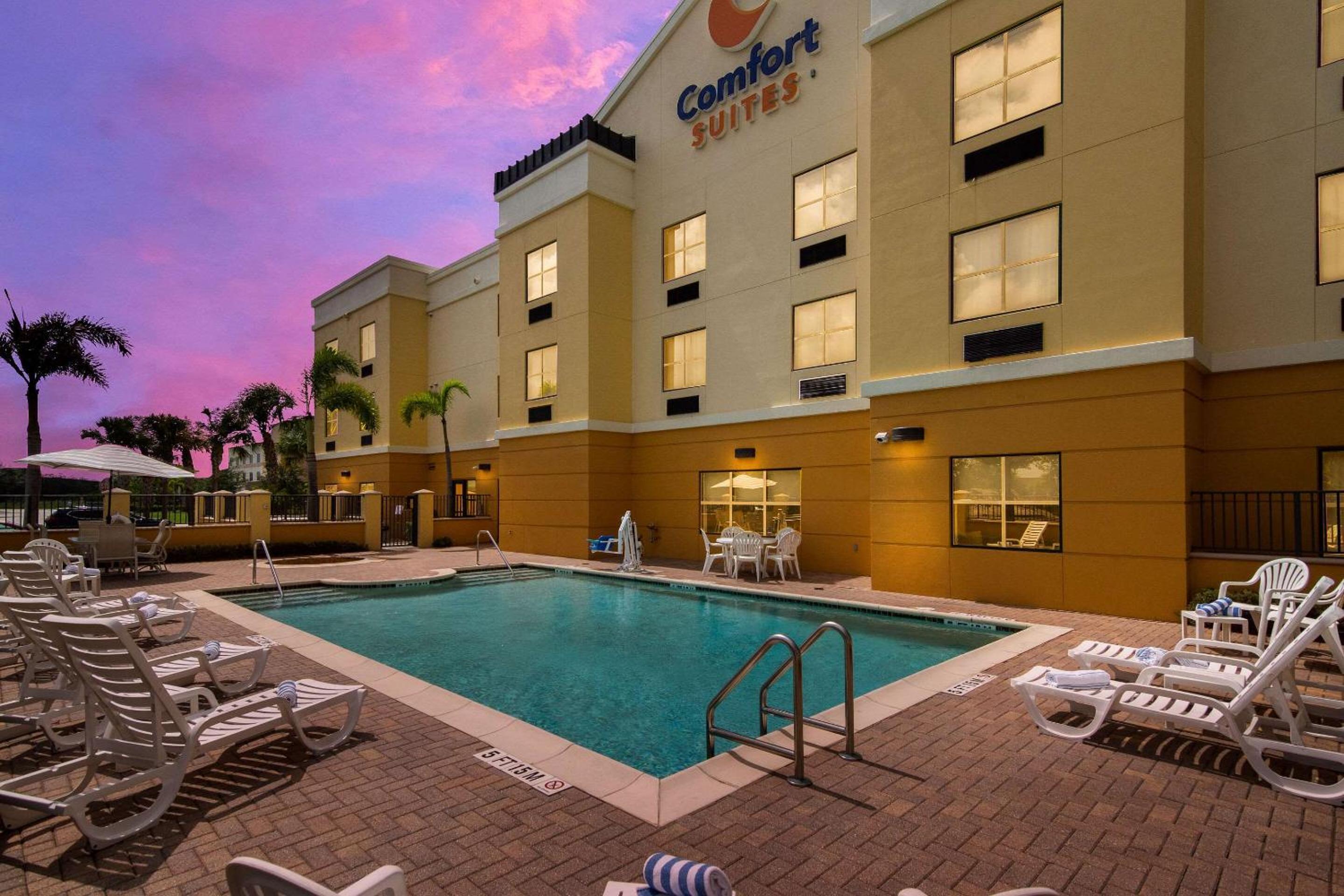 Vero Beach Vacations - Comfort Suites Vero Beach I-95 - Property Image 6
