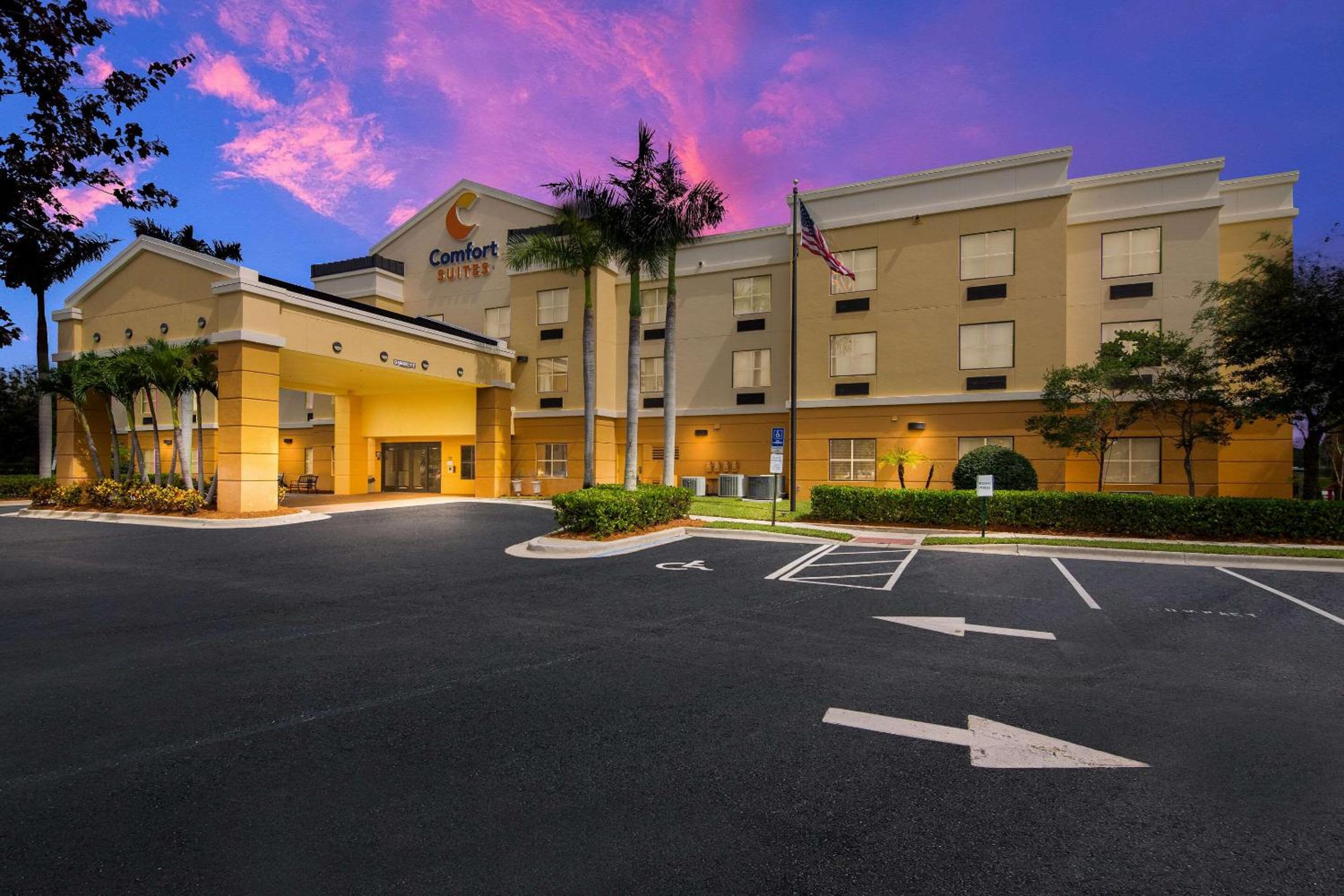 Vero Beach Vacations - Comfort Suites Vero Beach I-95 - Property Image 7