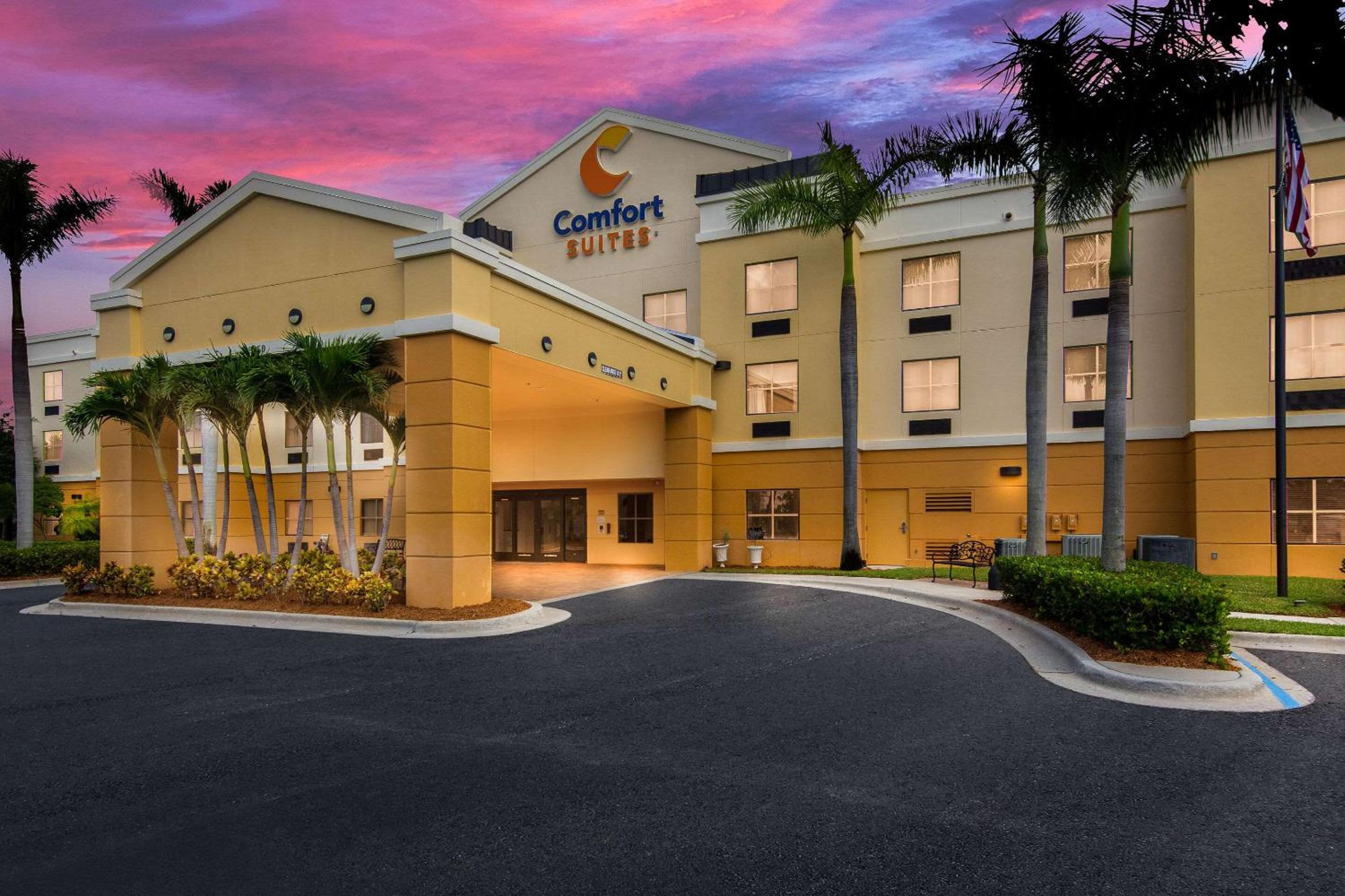 Vero Beach Vacations - Comfort Suites Vero Beach I-95 - Property Image 8