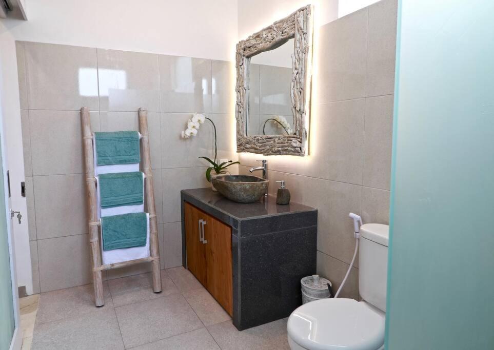 Wonderful designer villa huge garden near Samadi view 4