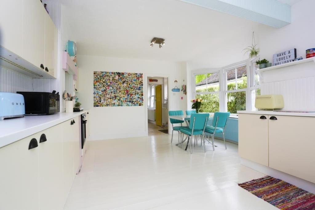 BRIARDENE AT BROADLANDS by BOURNECOAST - A Beautiful Large Family Home with a Garden and Parking in a Popular Area - HB7352 view 4