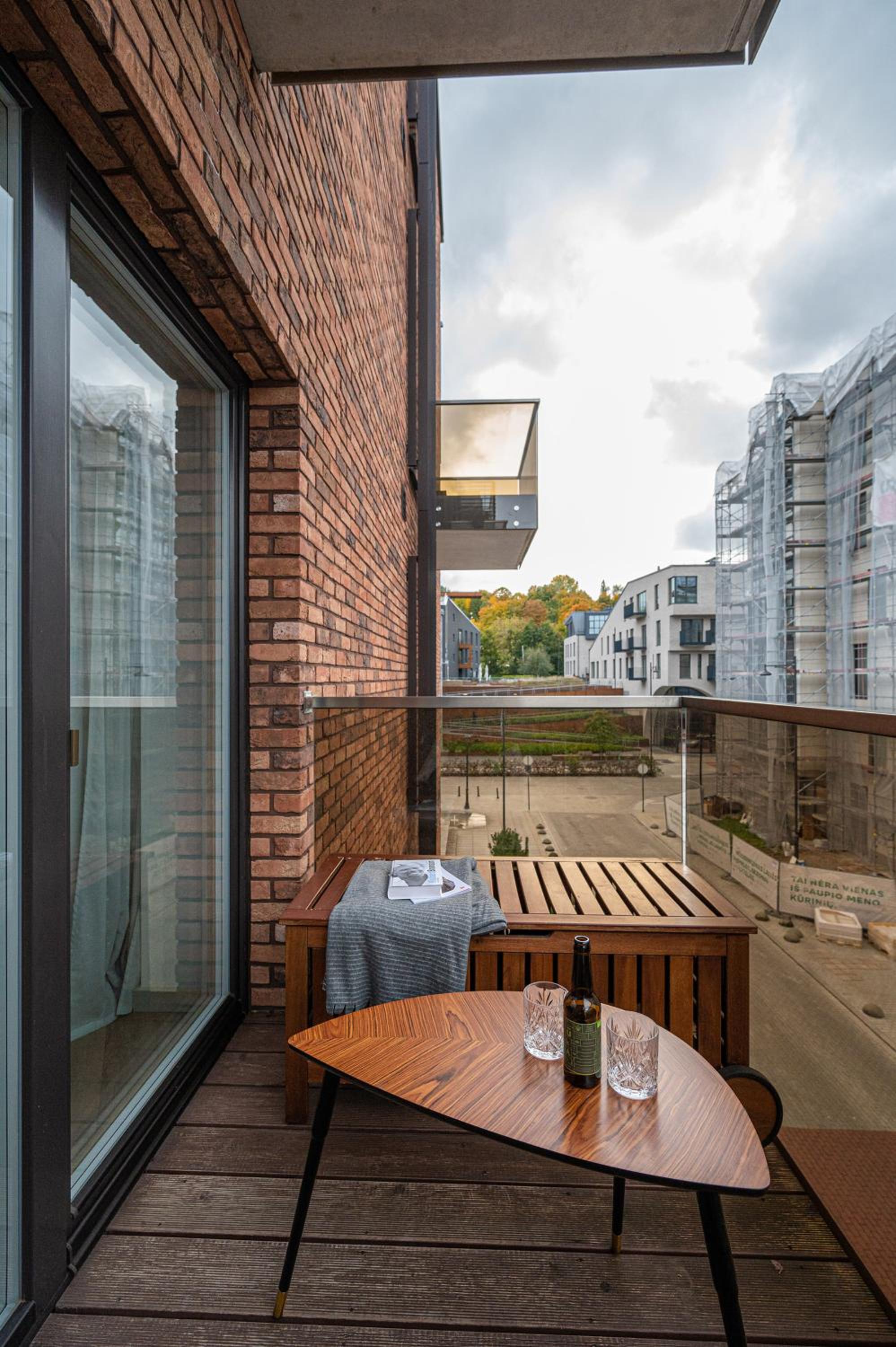 cohost I Lovely apt w-Balcony and Garage Prkg, by the River Walk view 4