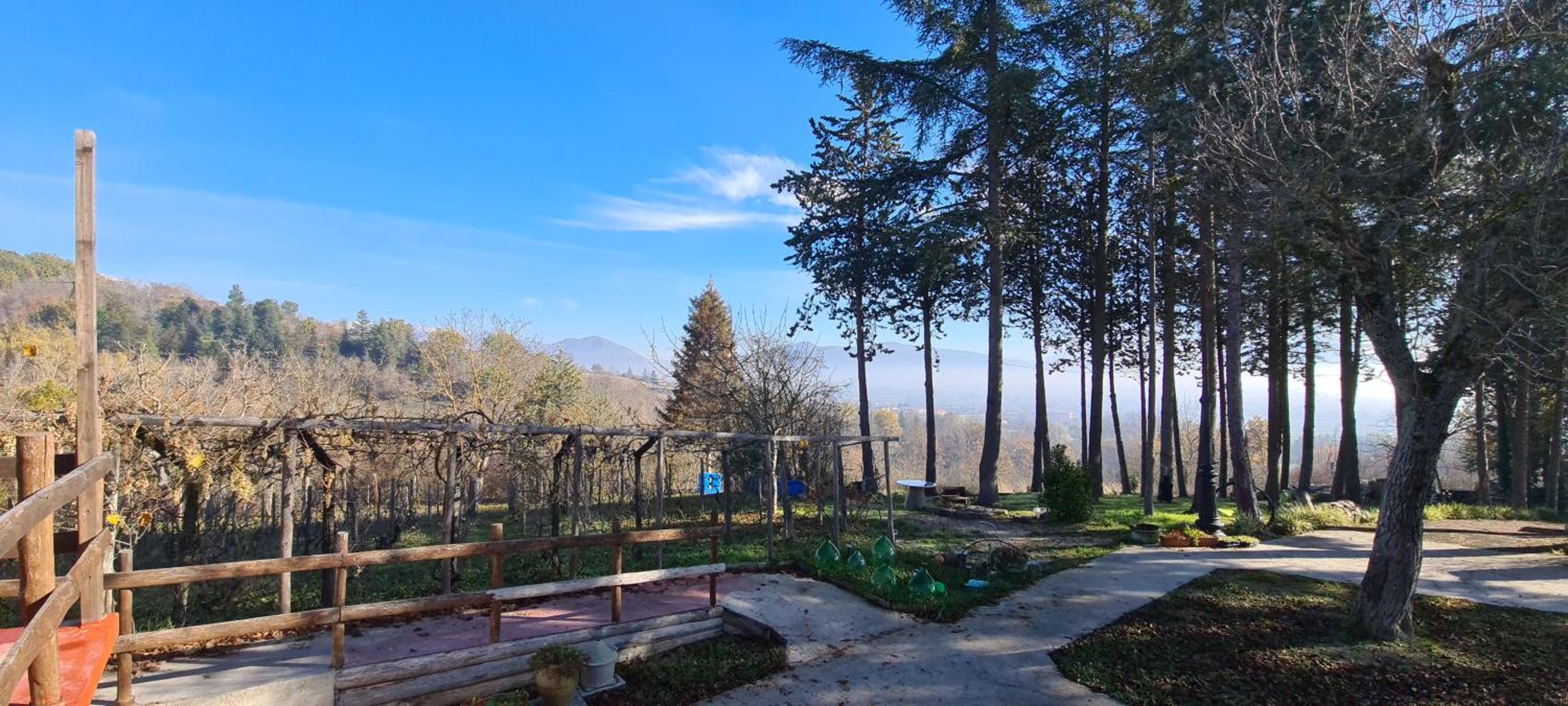 "il Casaletto" Agriturismo Moderno, Vista Panoramica e Cibo Spettacolare- Scurcola Marsicana view 2