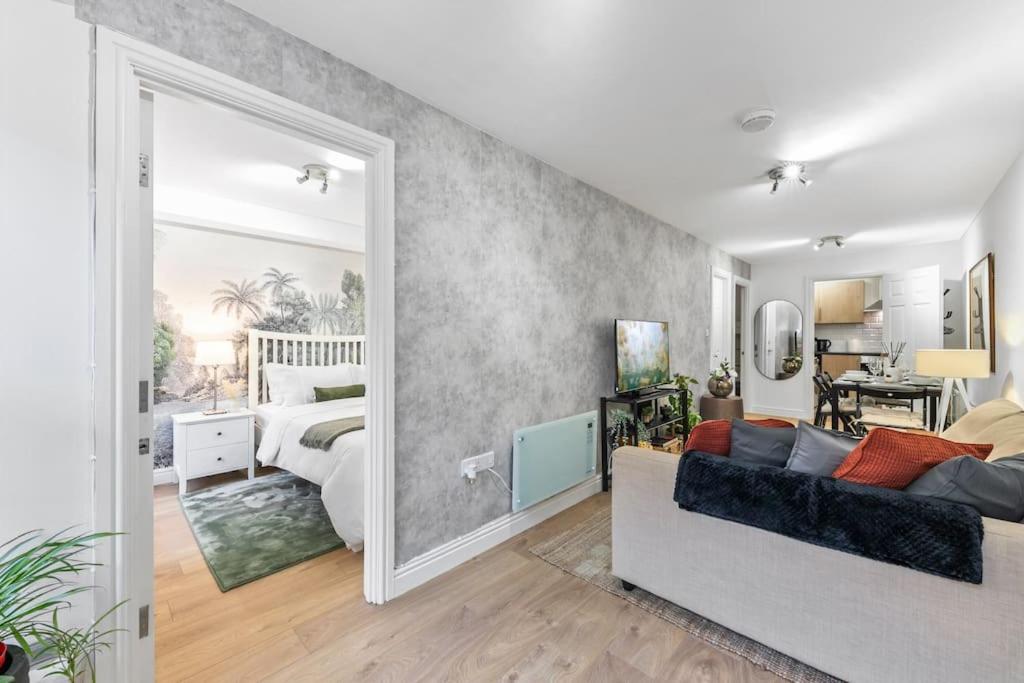 Holiday home 2BR l 2BA With Patio-Sleep 6