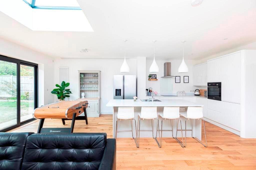 DRIFTWOOD by BOURNECOAST - An Exquisite Chalet Bungalow with a Sauna, BBQ Hut and Garden - HB6339 view 2