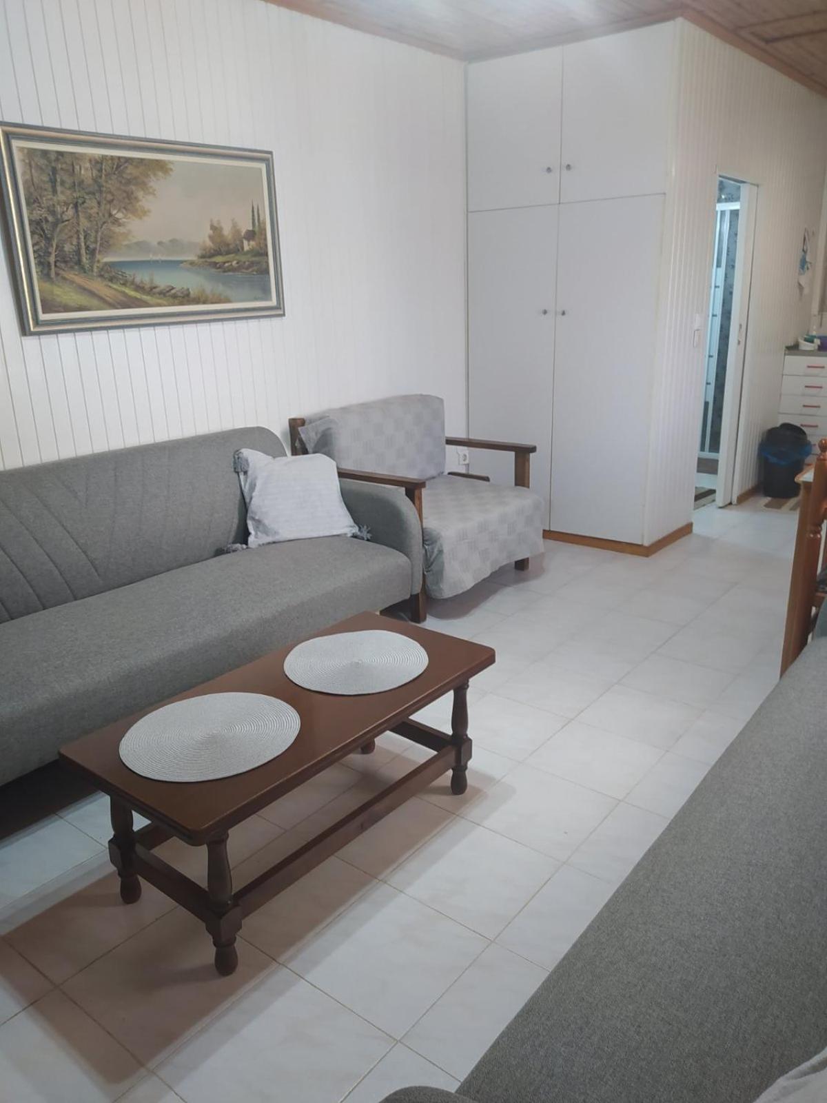 Melina's comfort rustic home view 3