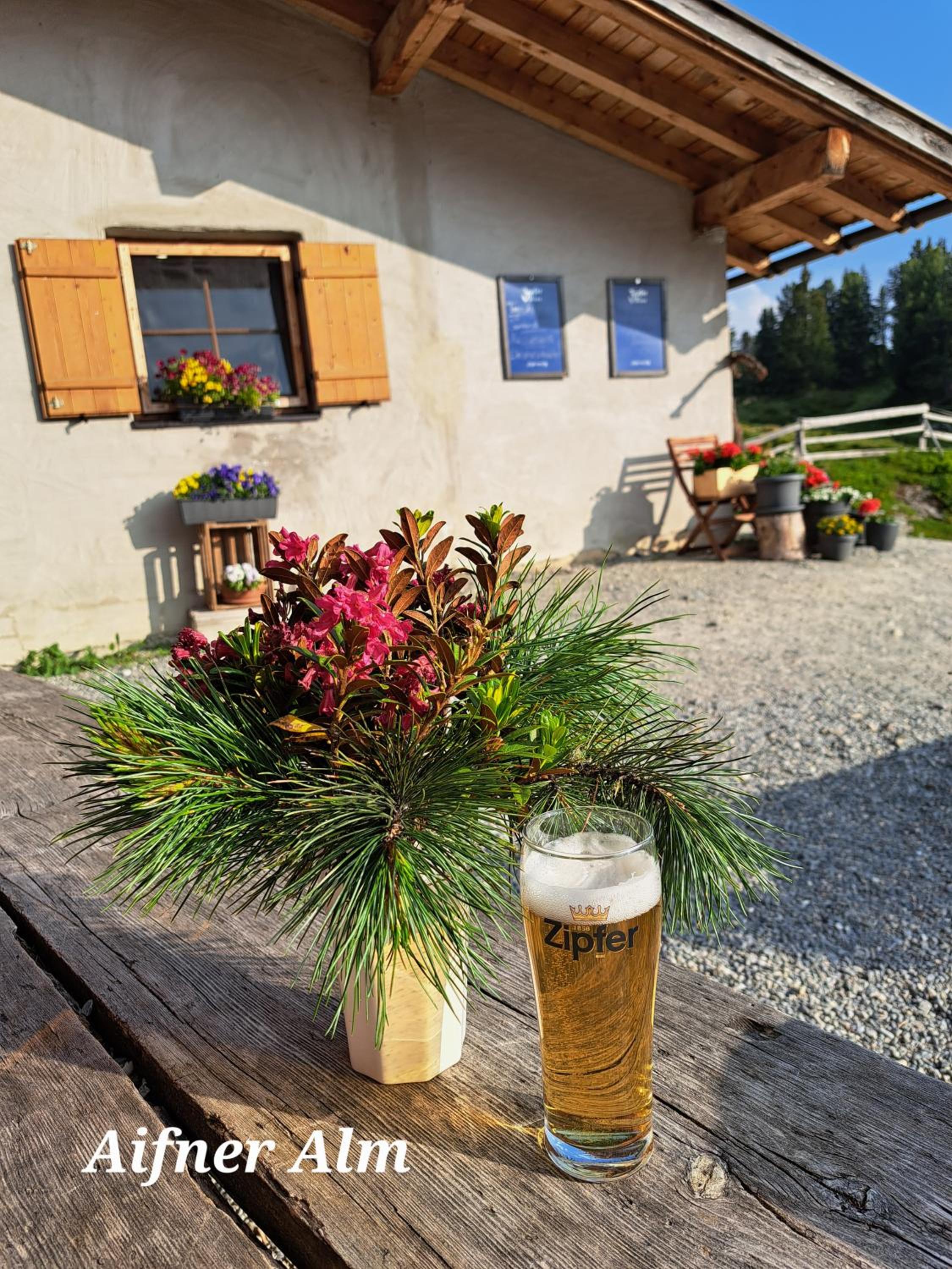 Apart am Brunnen