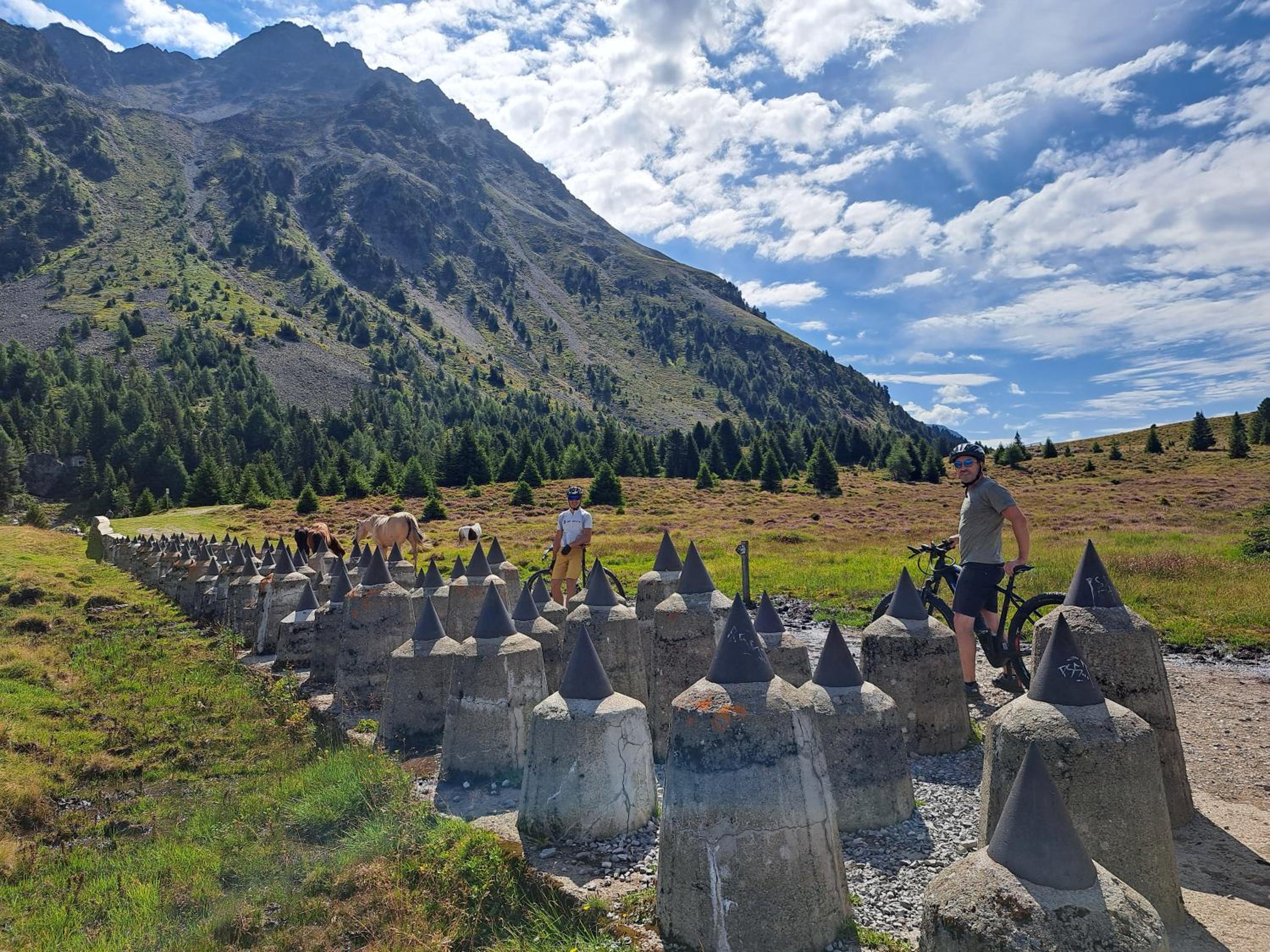 Apart am Brunnen