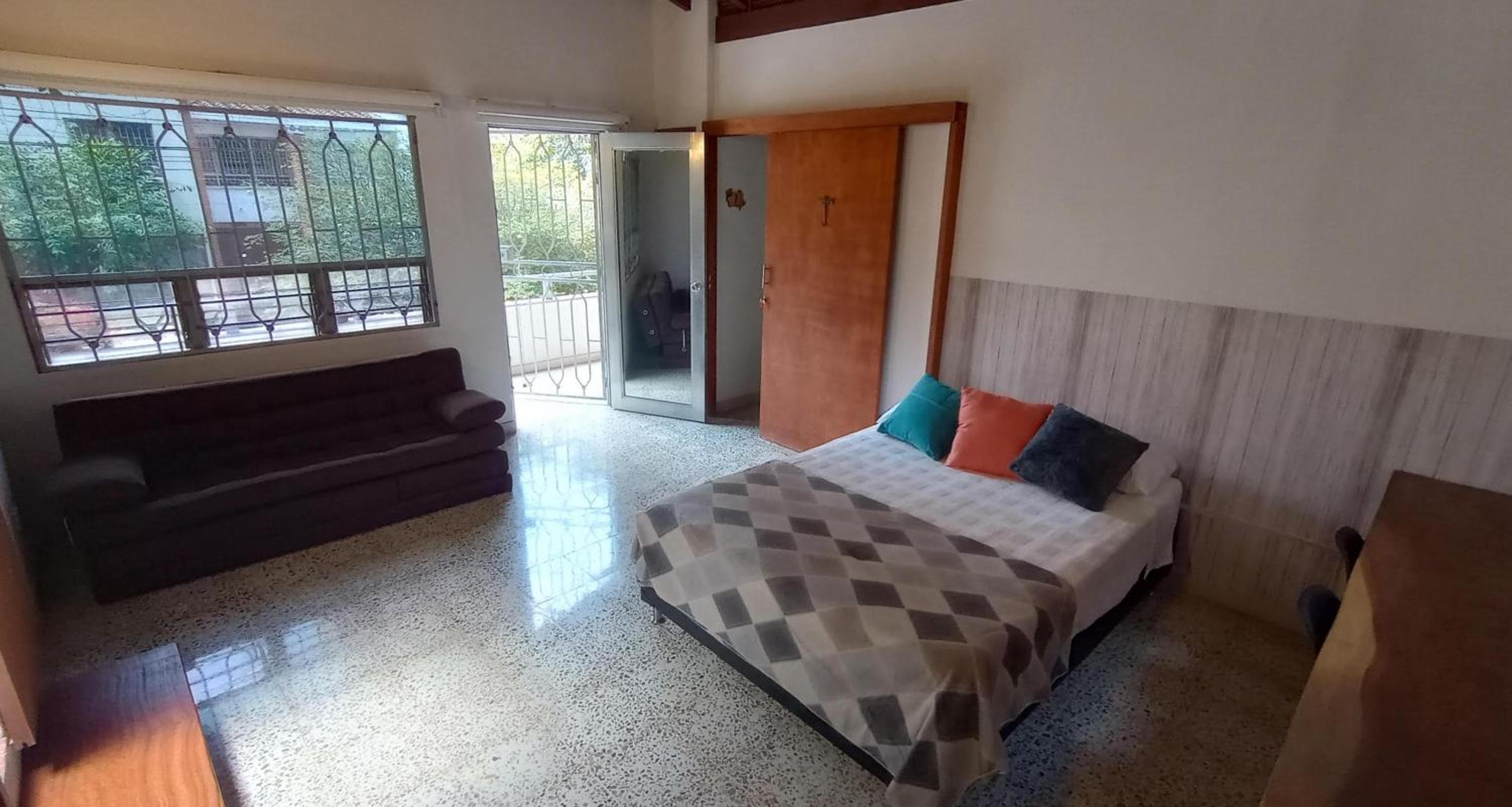 CASA DE LOLA