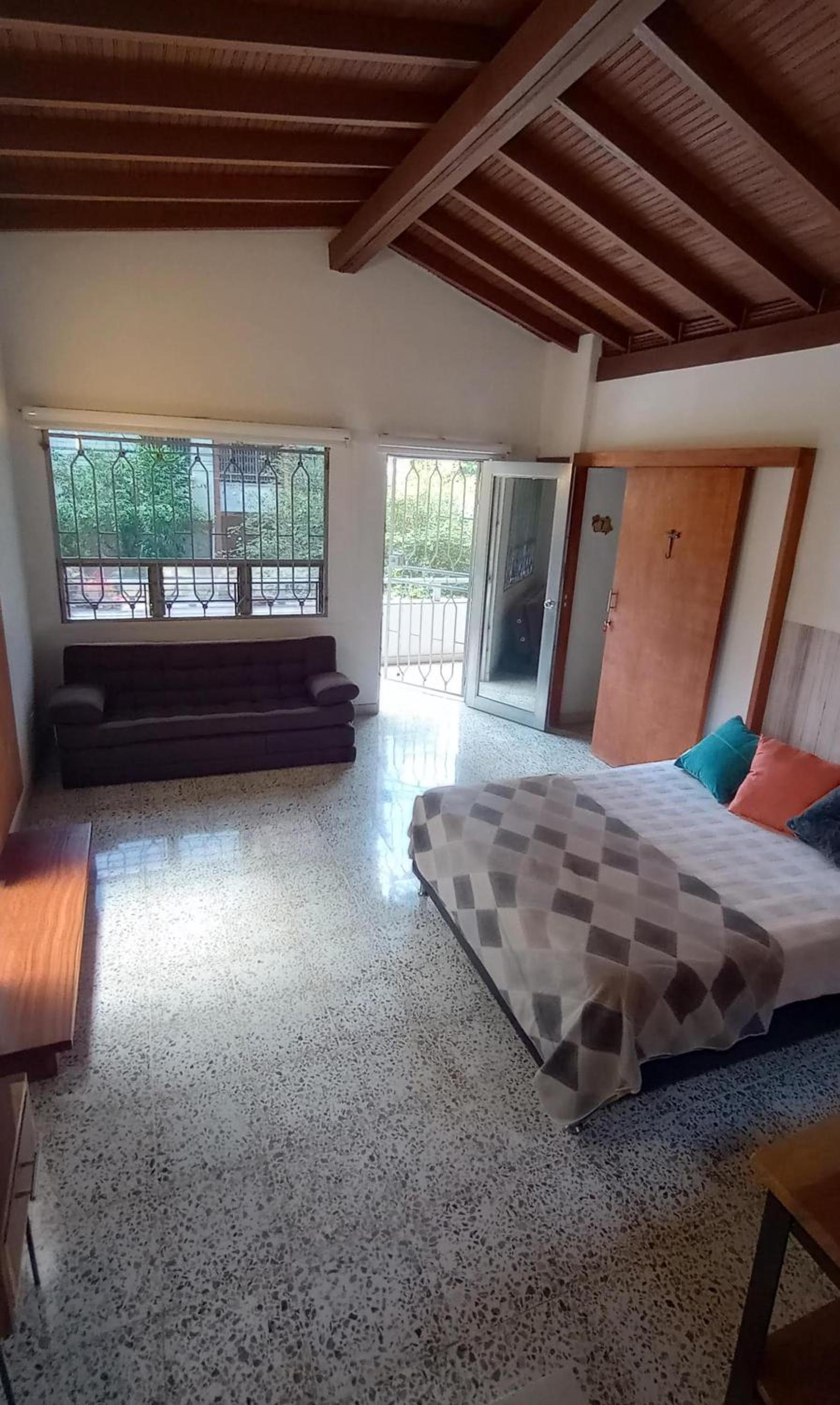 CASA DE LOLA