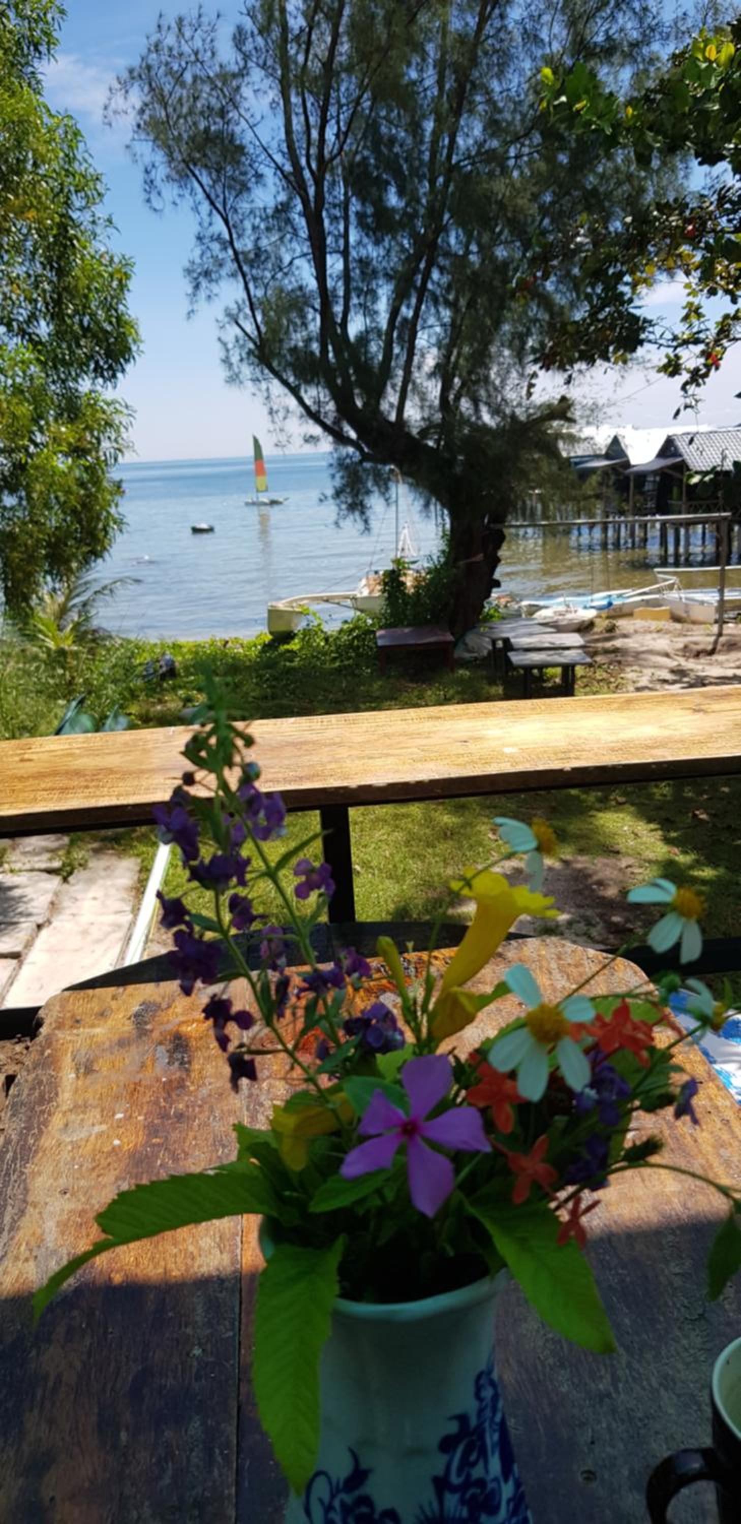 Old Sailor's Sunrise Beach Front House