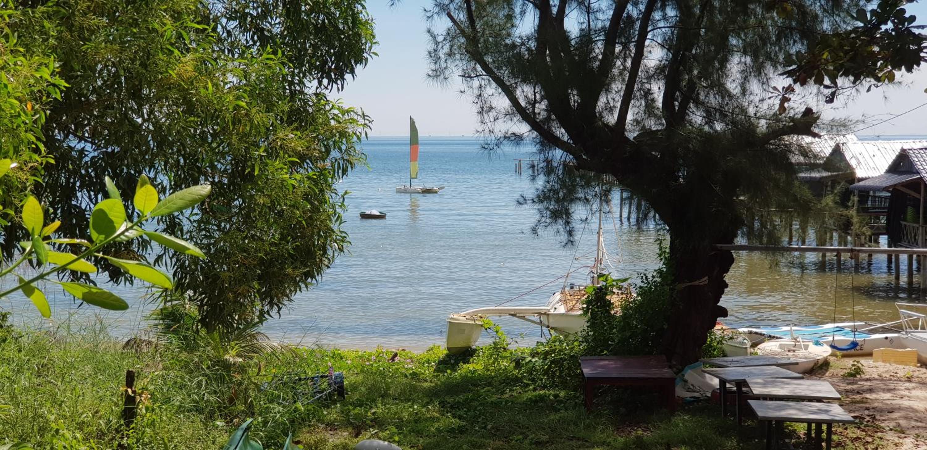 Old Sailor's Sunrise Beach Front House