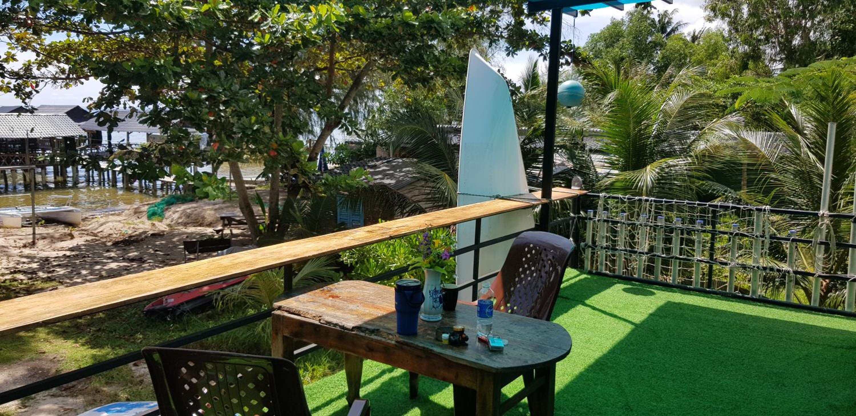Old Sailor's Sunrise Beach Front House