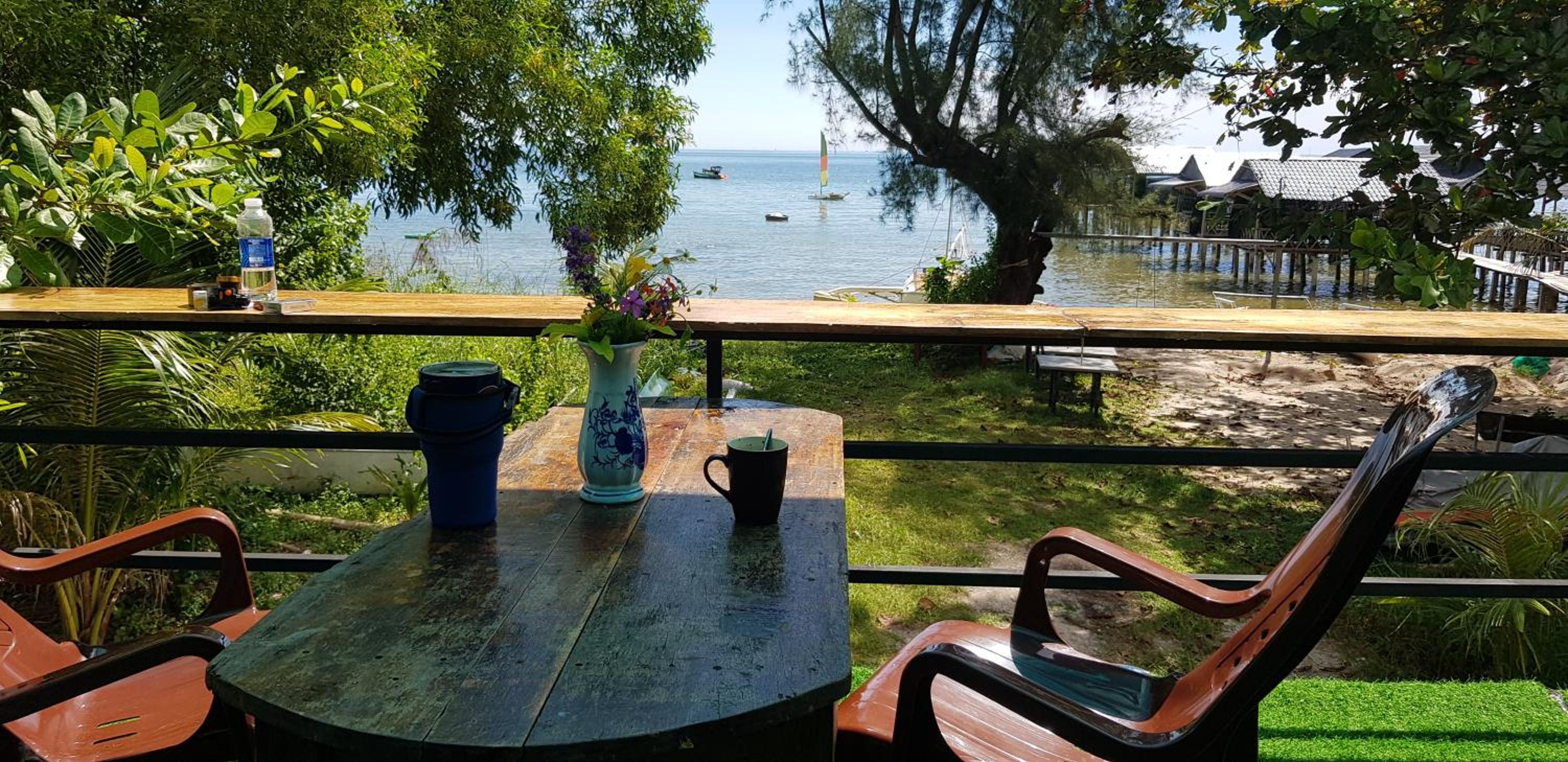Old Sailor's Sunrise Beach Front House
